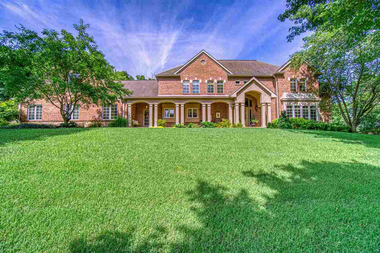 4102 Shady Hollow Dr - Photo 1