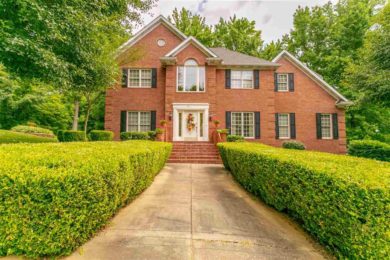 901 Bellewood Dr - Photo 1