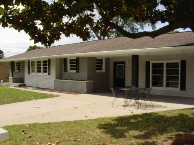 716 Comanche Drive - Photo 1