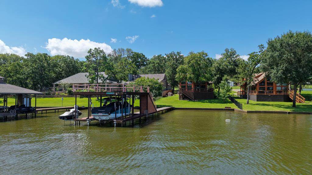 11178 Lakeside Dr. - Photo 1