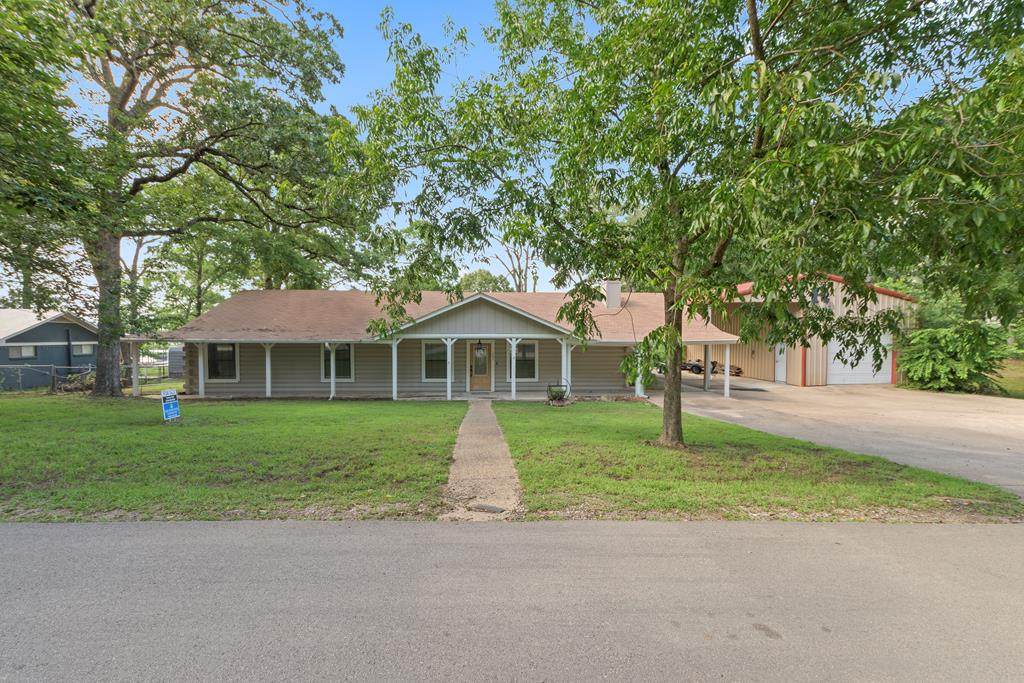 323 Dyer Cir - Photo 1