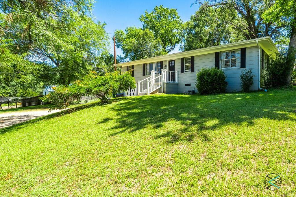 1506 Bassett Rd - Photo 1