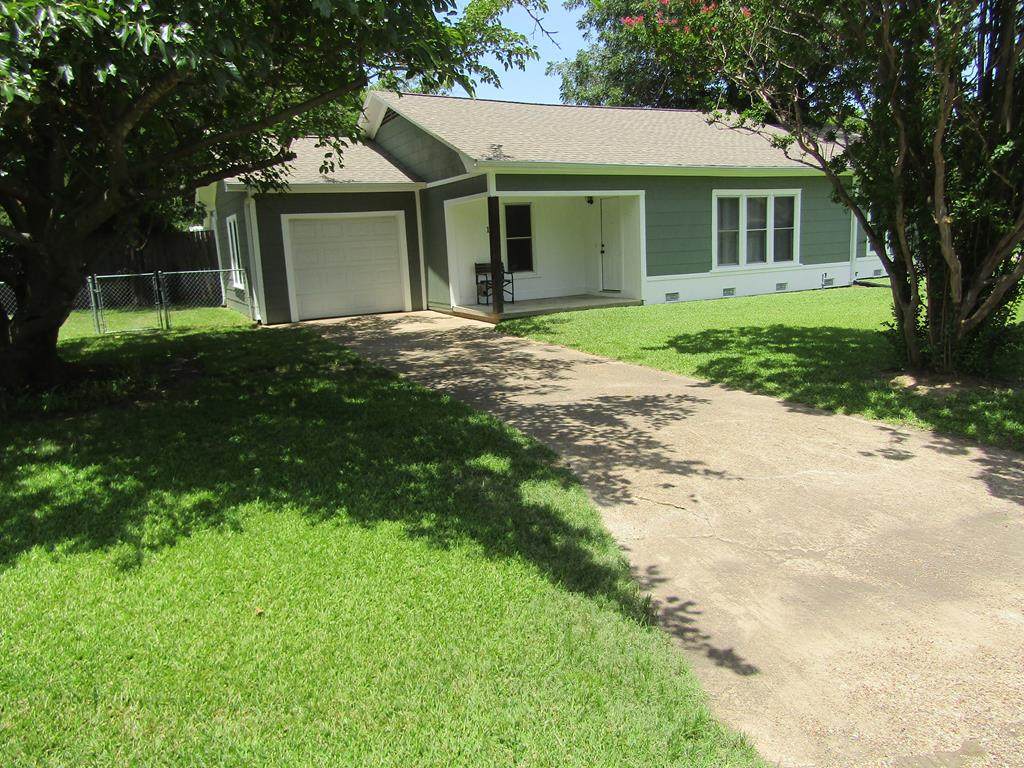 105 4th Street - Photo 1