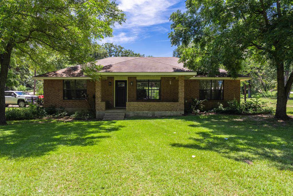 1000 Leaning Oak Dr - Photo 1