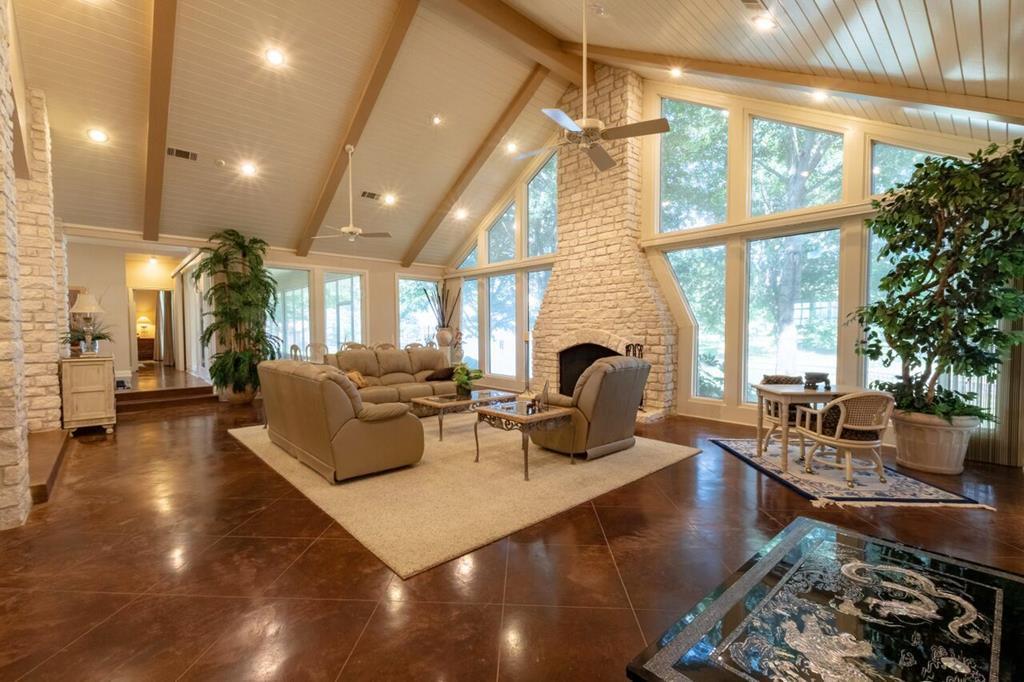 103 Glenn - Photo 1