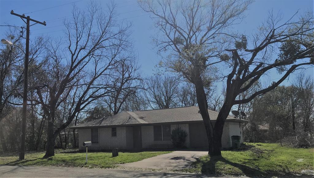 404 E 9th Street - Photo 1