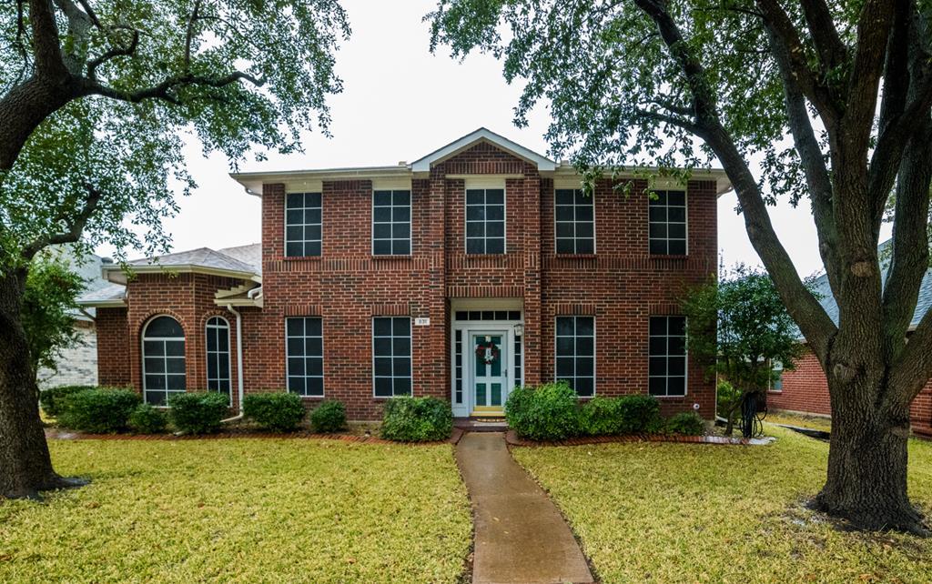 831 Sumner Dr - Photo 1