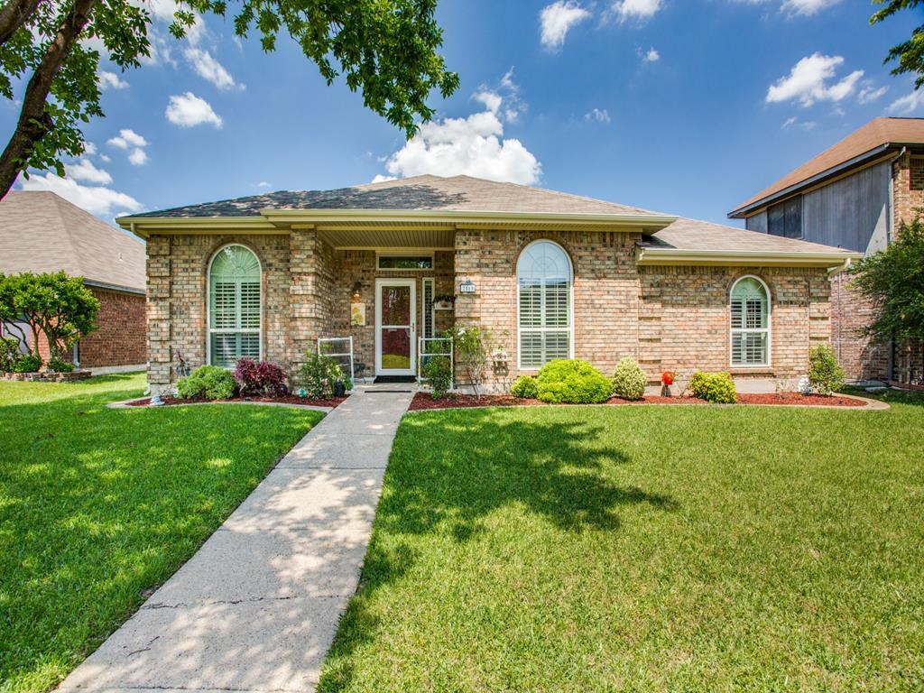 2513 Hawk Dr - Photo 1