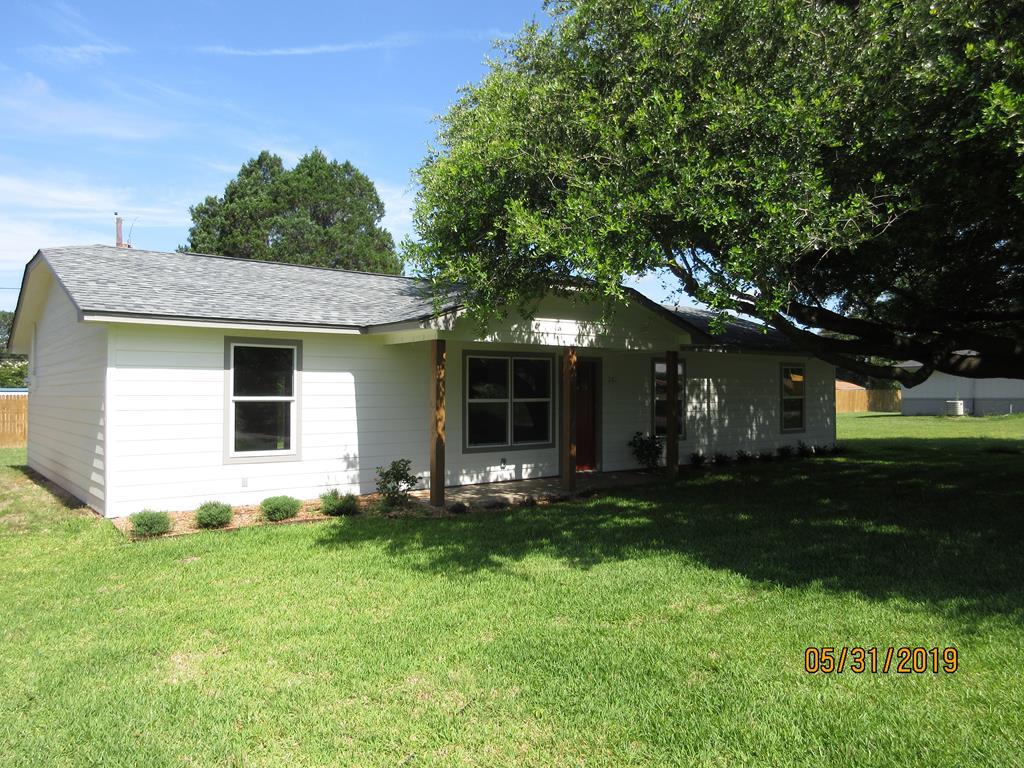 202 Creekside Dr - Photo 1