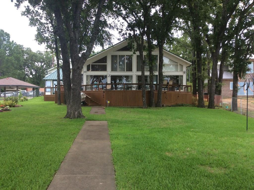 409 Circle Drive - Photo 1