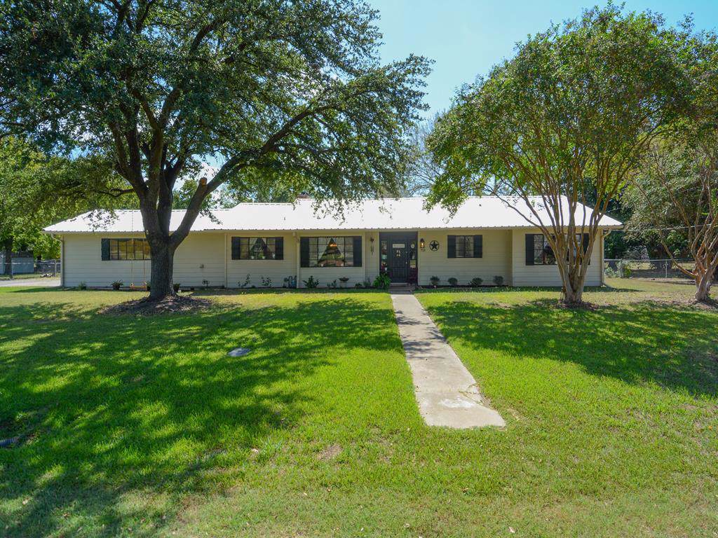 520 E Kempner Street - Photo 1