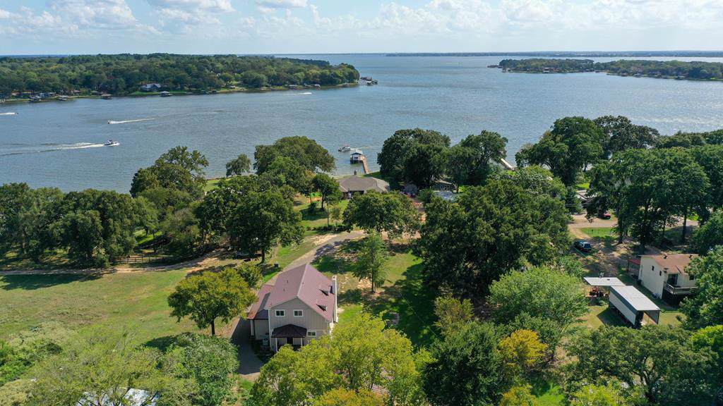 118 Waterfront Drive - Photo 1