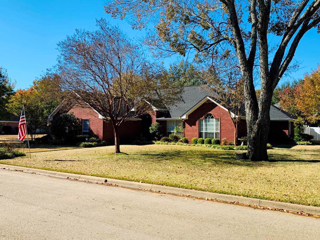 1102 Lonnie Drive - Photo 1