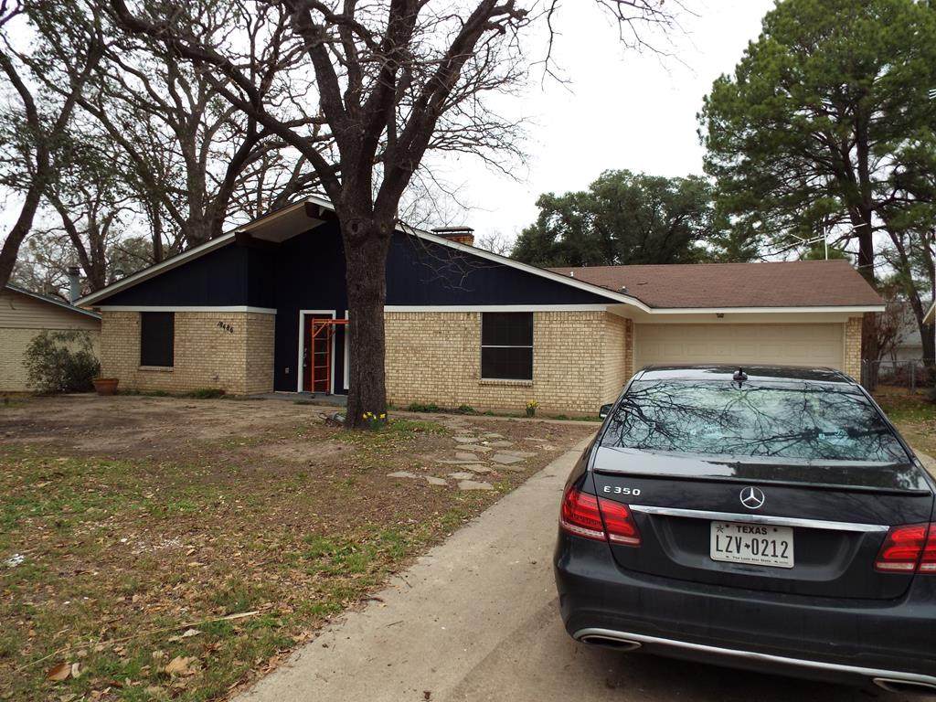 18486 Hickory Circle - Photo 1