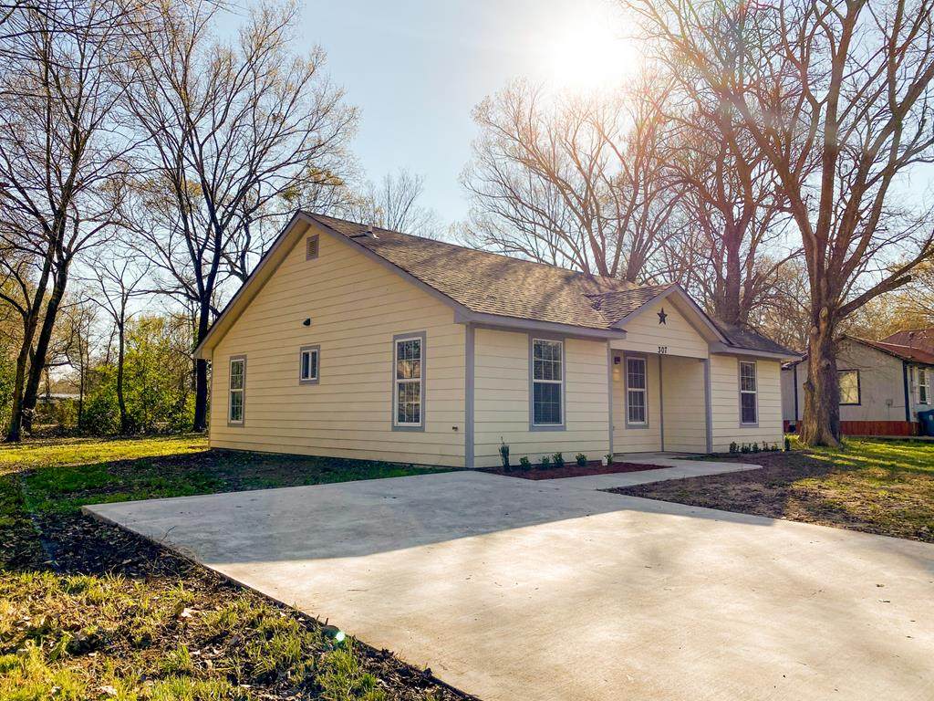 307 Scott - Photo 1