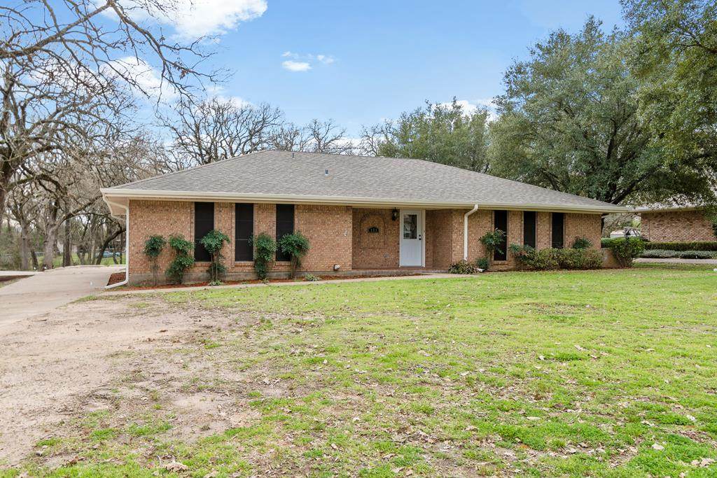 111 Clover Drive - Photo 1