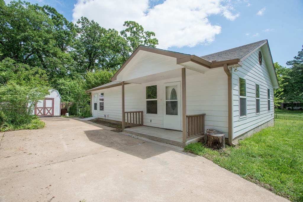 1005 Mockingbird - Photo 1 1005 Mockingbird - Photo 1