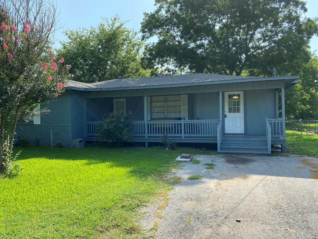 713 N Smith - Photo 1
