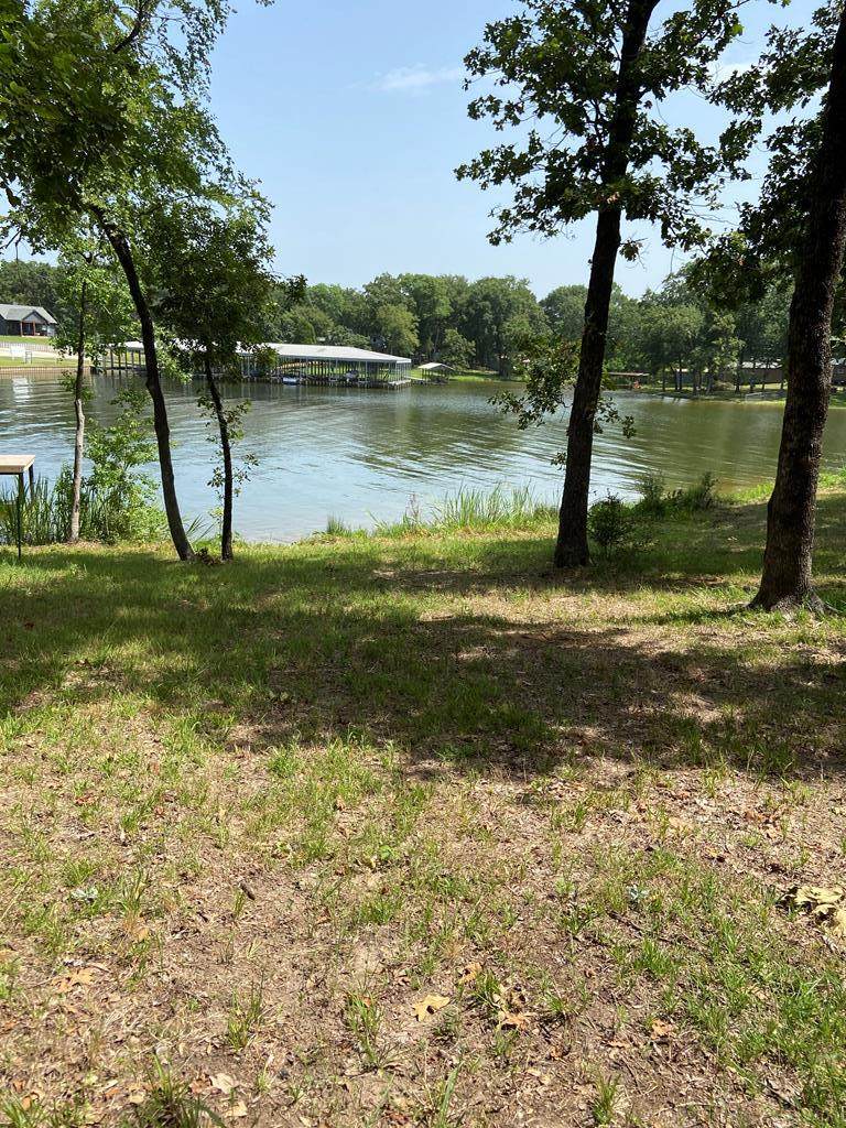 4900 Esquire Estates Road - Photo 1