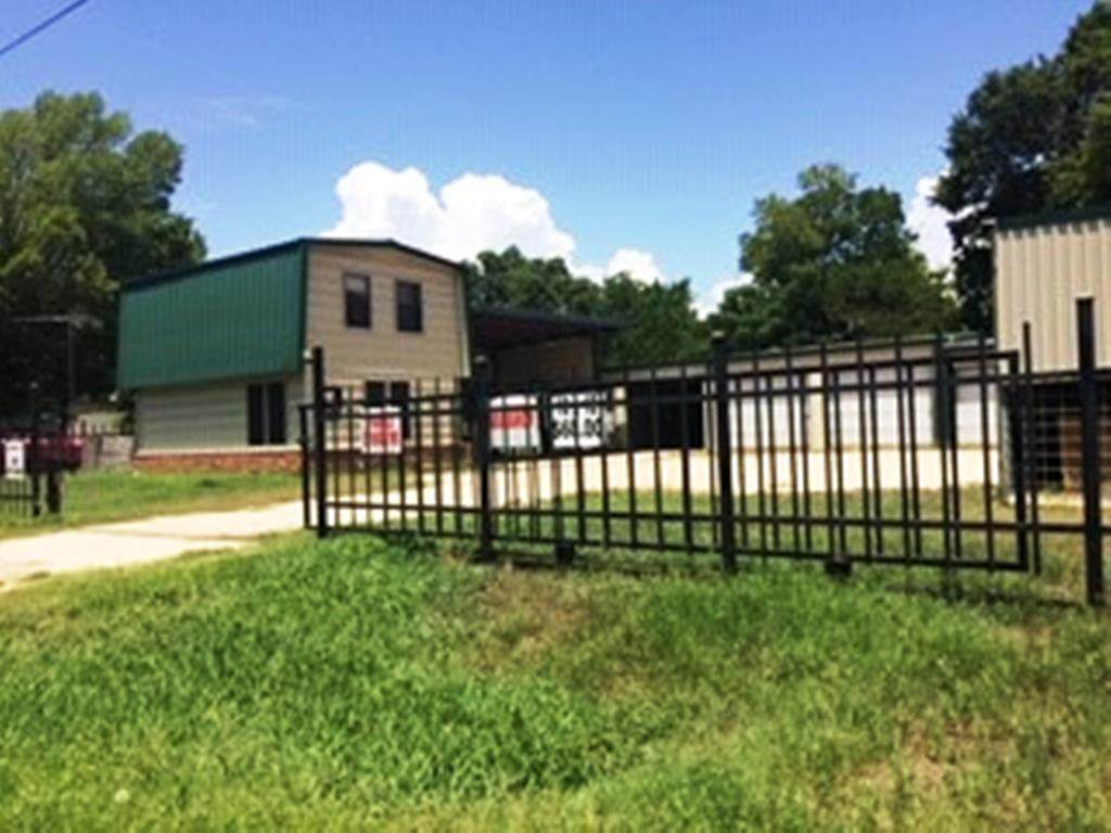 601 Hwy 31 - Photo 1