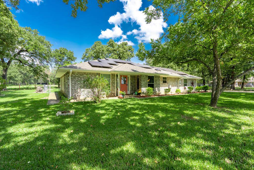 121 Towering Oaks - Photo 1