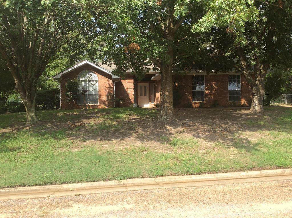 261 Colonial Circle - Photo 1