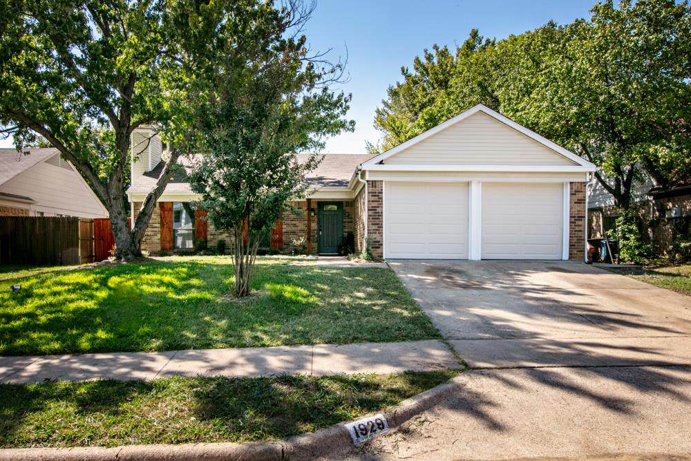 1929 Pin Oak - Photo 1