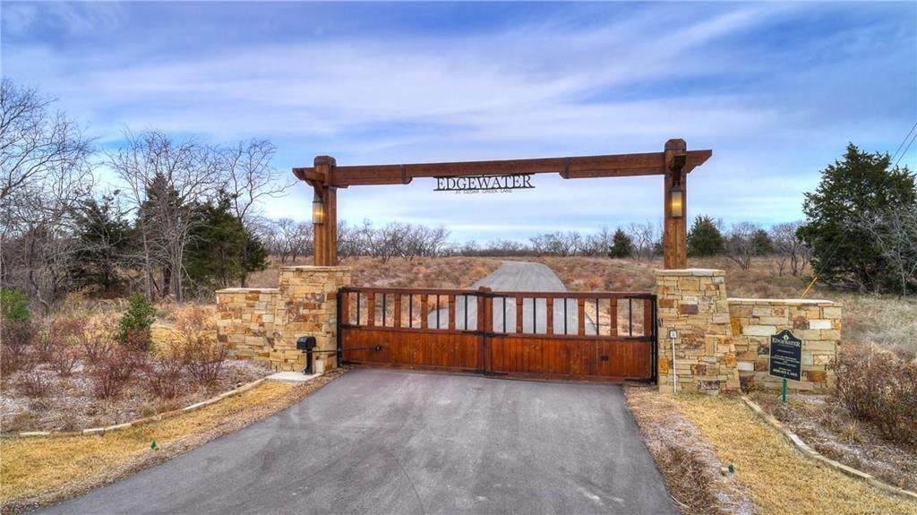 9336 W Shoreline Dr - Photo 1
