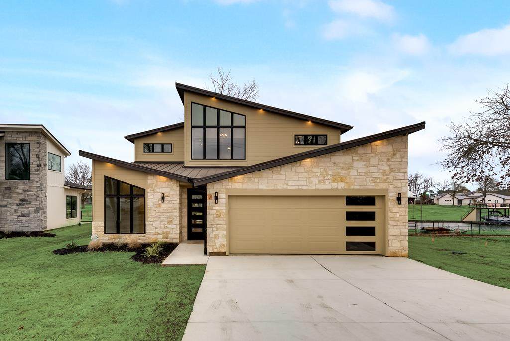 131 Cedar Bend - Photo 1