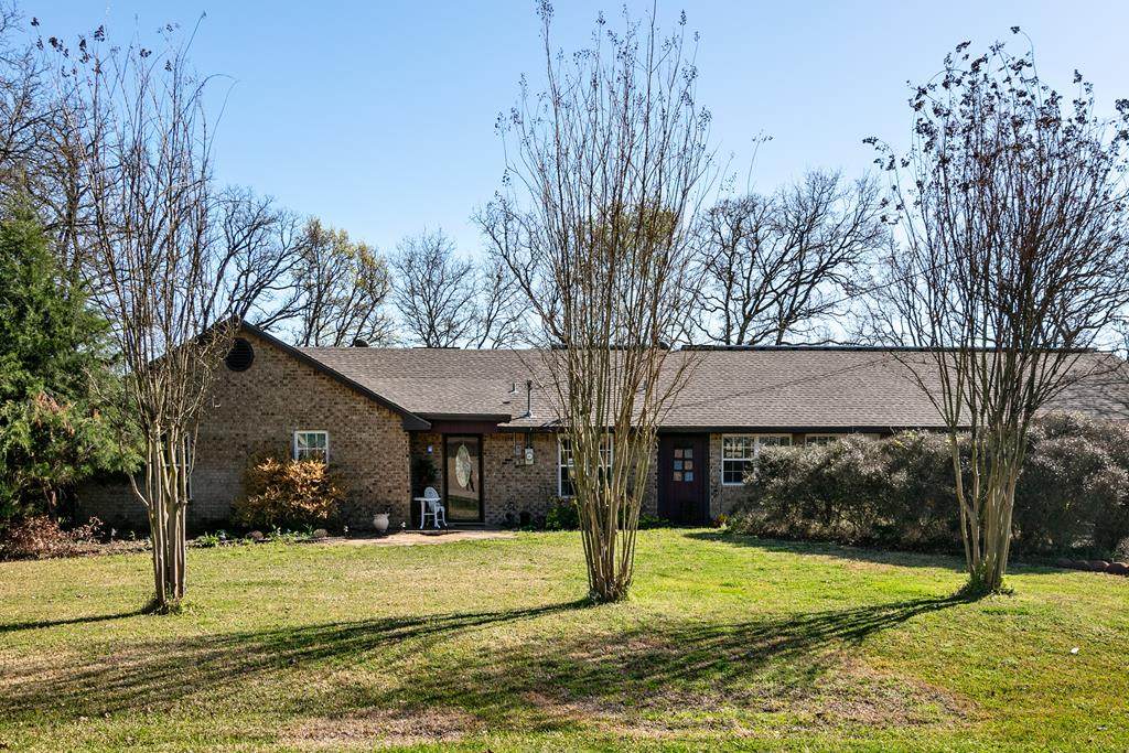 116 Towering Oaks - Photo 1