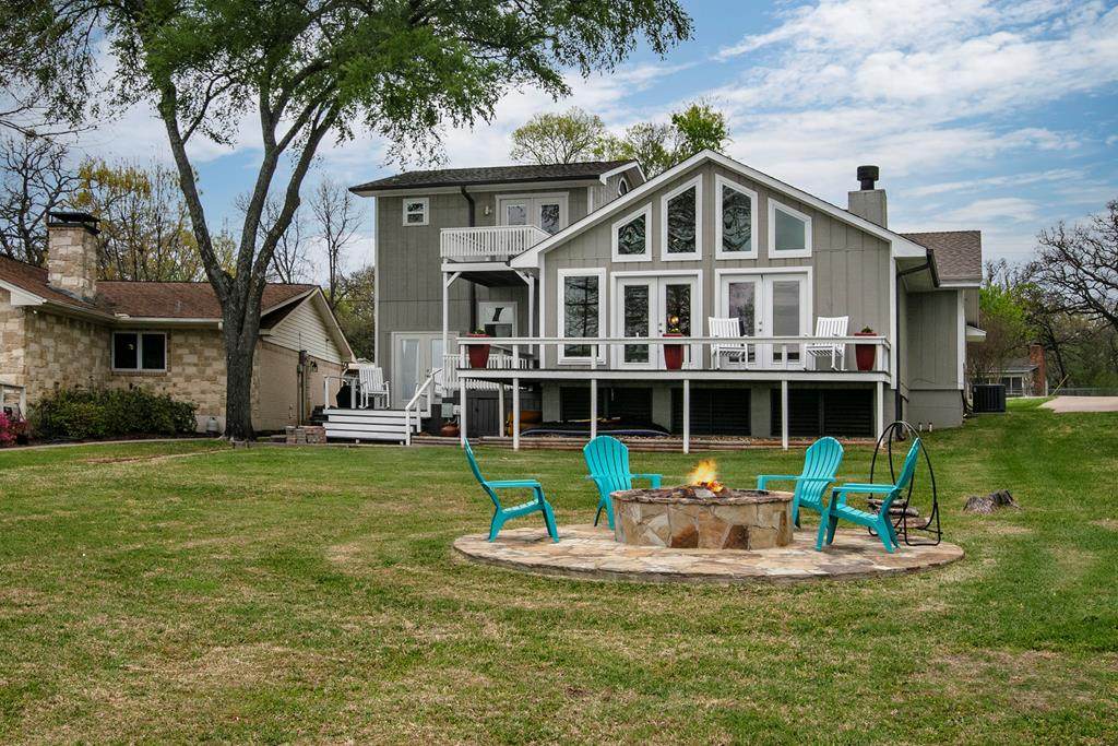 135 Seaside Drive - Photo 1
