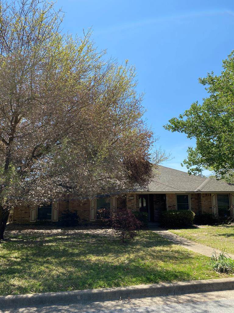 1127 Hillside - Photo 1