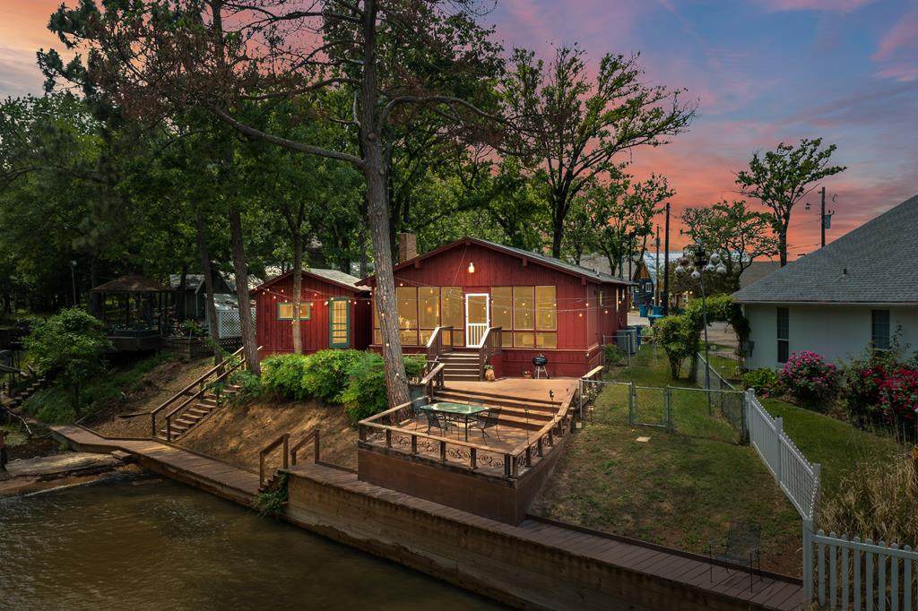 104 Shoreline - Photo 1