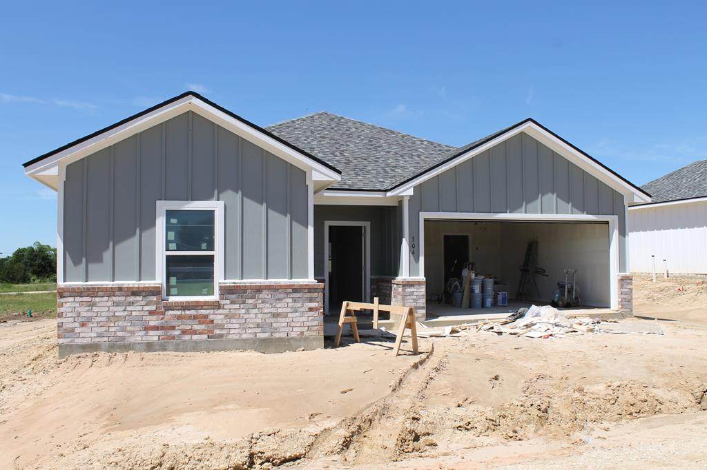 304 Hoover Drive - Photo 1