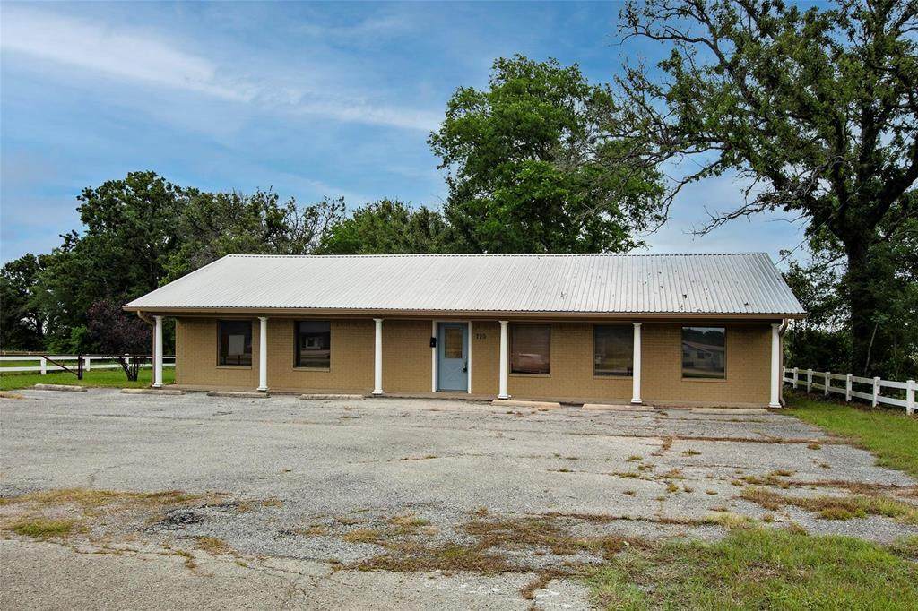 720 State Hwy 274 - Photo 1