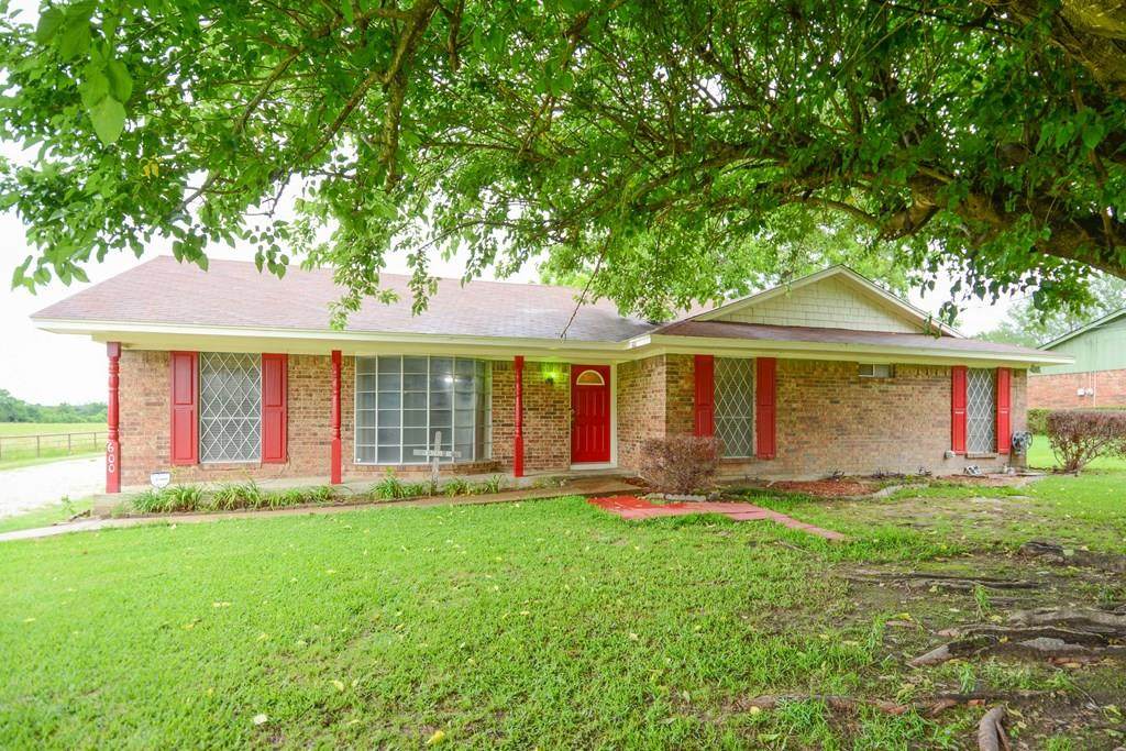 600 E Will White Road - Photo 1