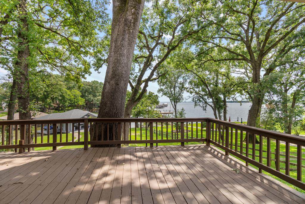 5310 Lakeview Circle - Photo 1