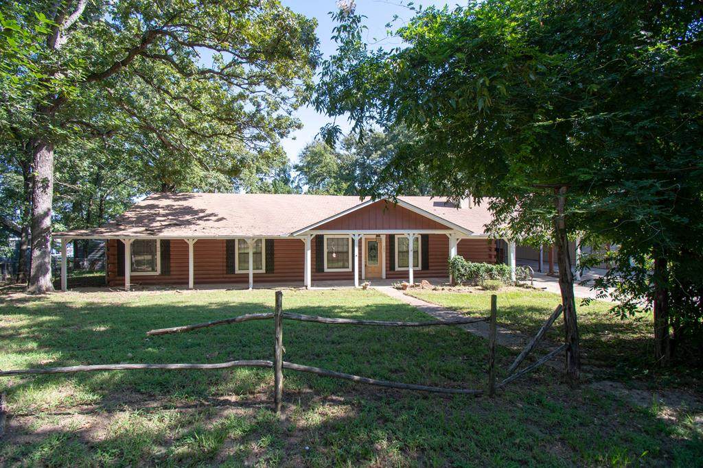 323 Dyer Circle - Photo 1