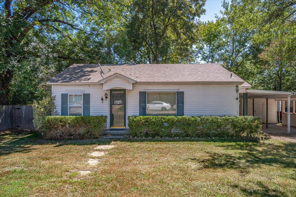 902 Walnut - Photo 1