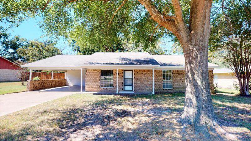 218 Lovers Lane - Photo 1