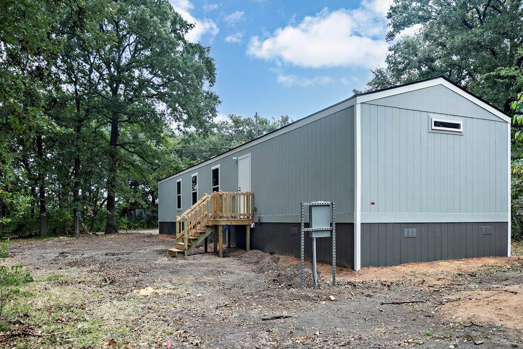 110 Skylark Drive - Photo 1