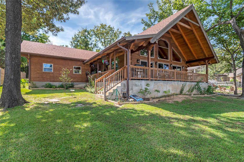 104 Shoreline Circle - Photo 1
