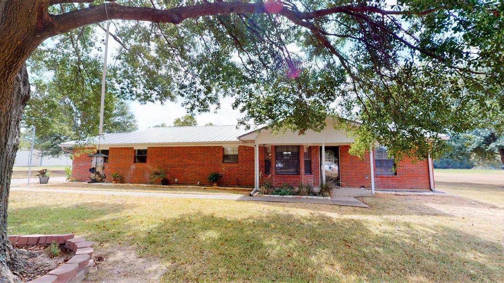 209 Country Lane - Photo 1