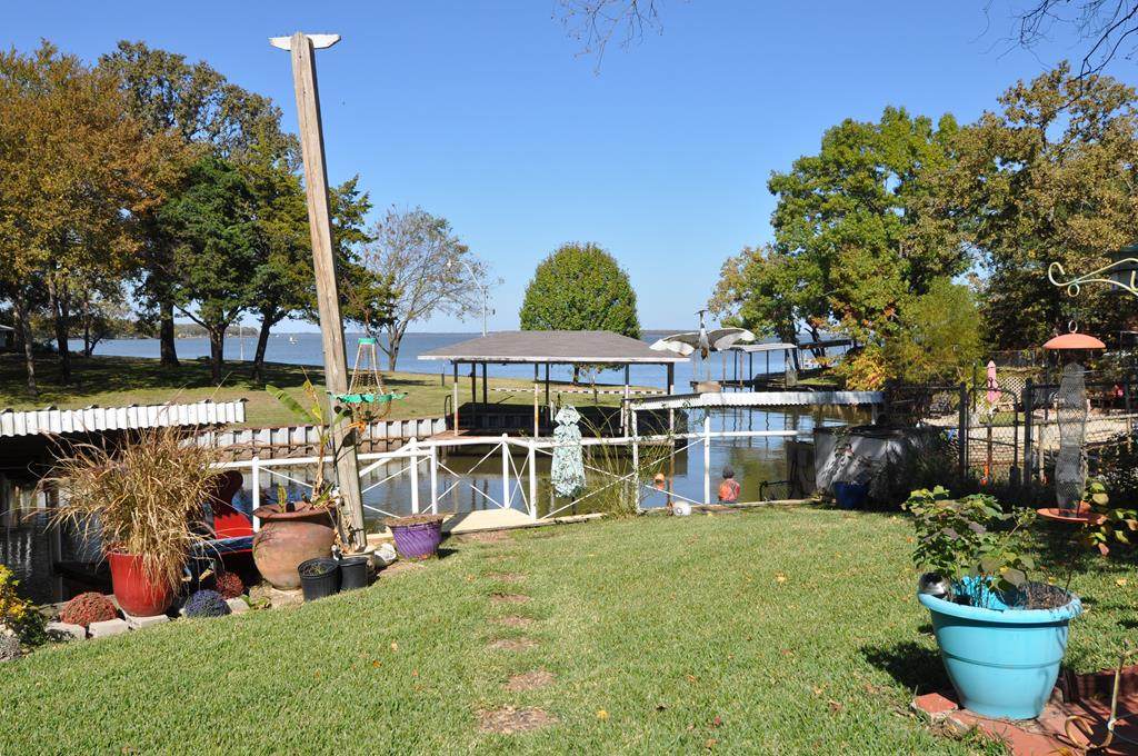 864 Locust Drive - Photo 1