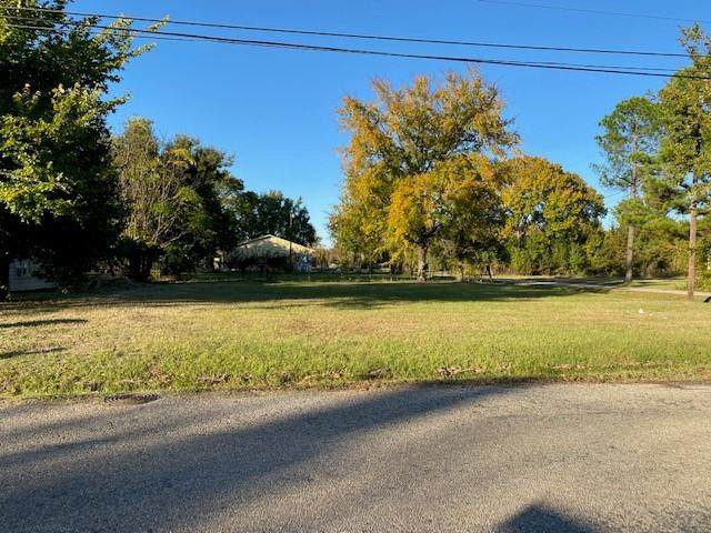 615 1/2 Old Tyler Hwy - Photo 1