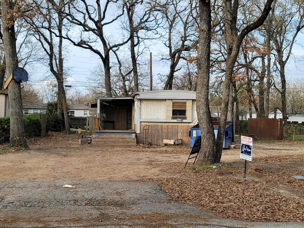 140 Willowwood Drive - Photo 1