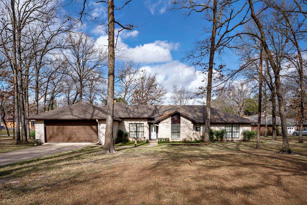 107 E Beverly Drive - Photo 1