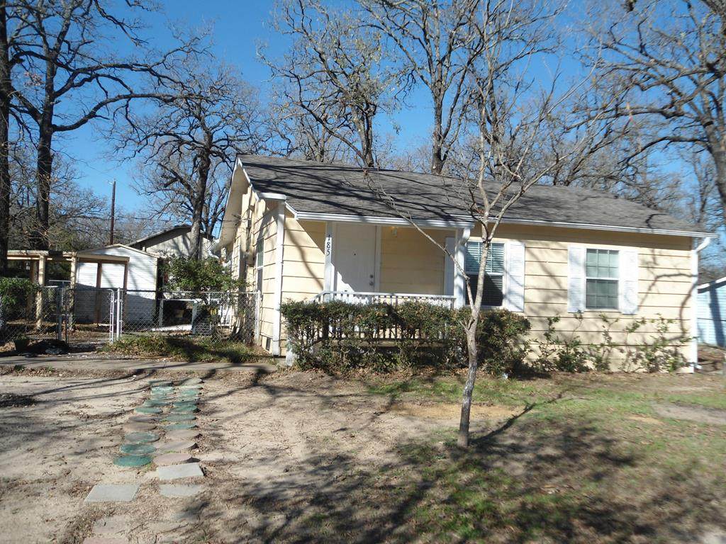 185 Hickory - Photo 1