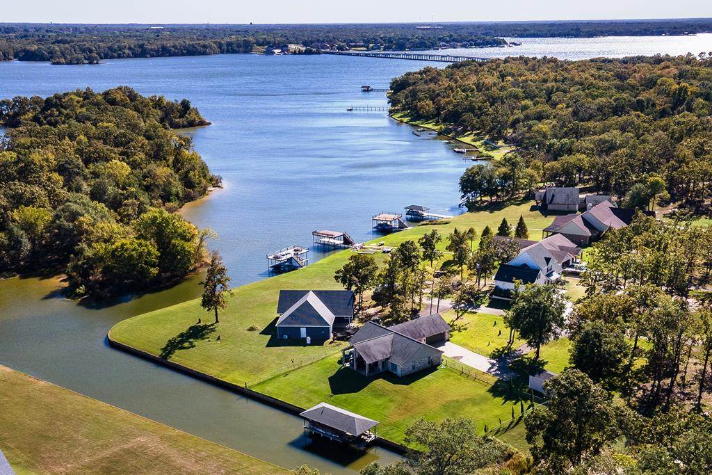 4890 Wolf Creek - Photo 1