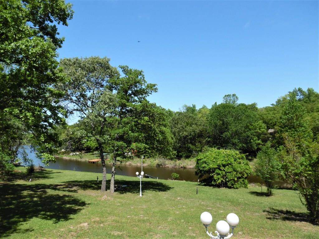 183 Mesquite Lane - Photo 1